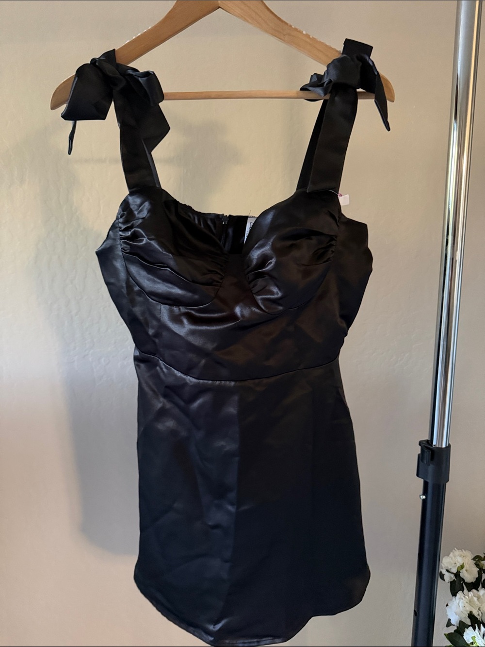 Lucy in the Sky Black Satin Tie-Shoulder Mini Dress Size L - Picture 5 of 7